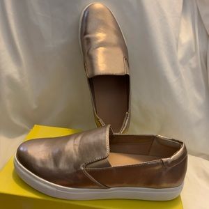 Kenneth Cole Reaction Slip On Sneaker, Gold.